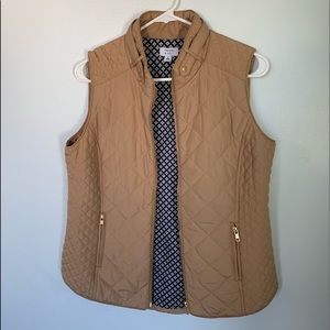 💜3/$35!!💜 EUC! Crown & Ivy Quilted Vest